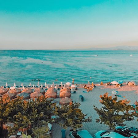 Aleksia Seaside Deluxe Apartment Пефкохори Экстерьер фото