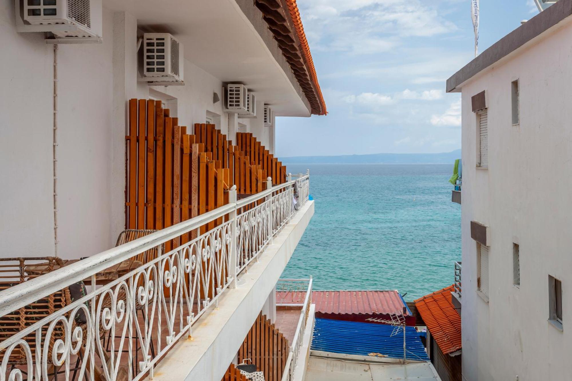 Aleksia Seaside Deluxe Apartment Пефкохори Экстерьер фото